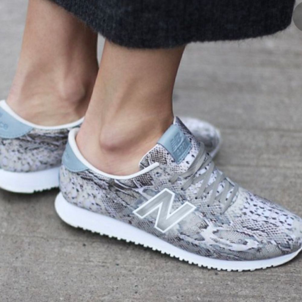 New Balance 420 Sneakers